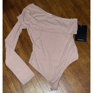 Anthropologie Le Lis Bodysuit Womens Small One Shoulder Sleeve Mauve